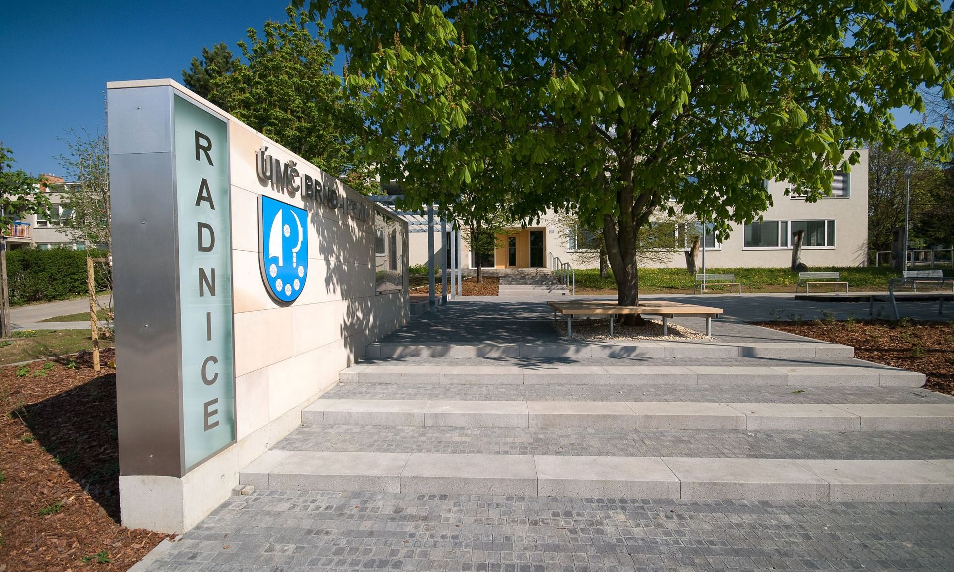 Úprava předprostoru radnice, Brno - Komín